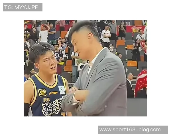 黄荣奇正式加盟同曦上赛季表现稳定场均贡献6分21助攻